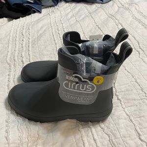 NWT TOTES CIRRUS "CHELSEA" ANKLE RAIN BOOTS